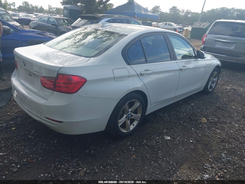 2013 BMW 3er VIN WBA3C3C59DF979417 IAAI salvage auction — FRONT END, Mv-907A (New York), sold $700 on 2026-08-04 (photo 4)