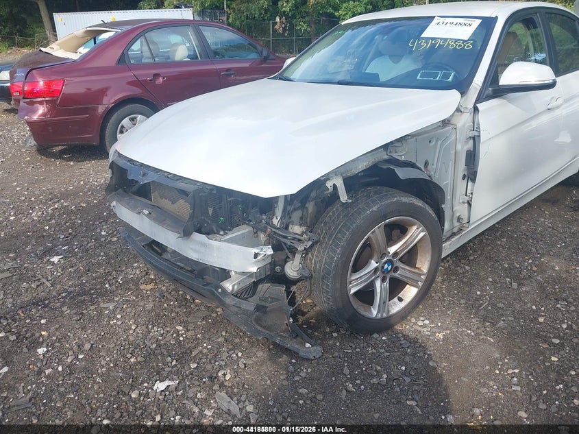 2013 BMW 3er VIN WBA3C3C59DF979417 IAAI salvage auction — FRONT END, Mv-907A (New York), sold $700 on 2026-08-04 (photo 6)