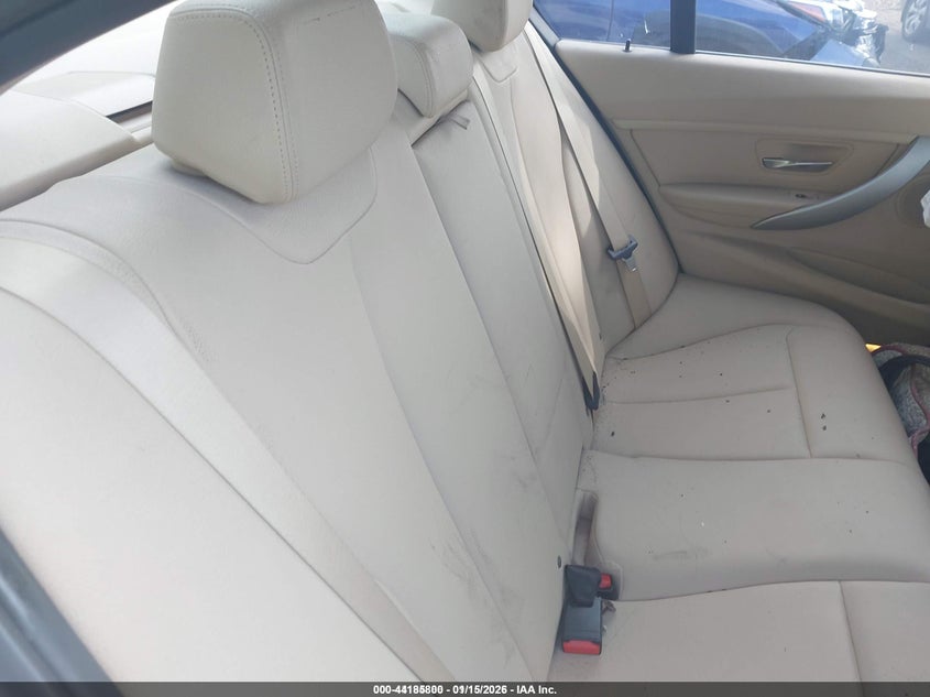 2013 BMW 3er VIN WBA3C3C59DF979417 IAAI salvage auction — FRONT END, Mv-907A (New York), sold $700 on 2026-08-04 (photo 8)