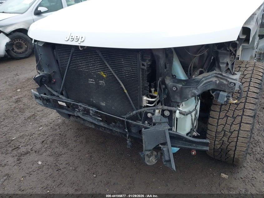 2016 Jeep Grand cherokee VIN 1C4RJFBG1GC441033 IAAI salvage auction — FRONT END, Wait Title, sold $2,750 on 2026-07-11 (photo 6)