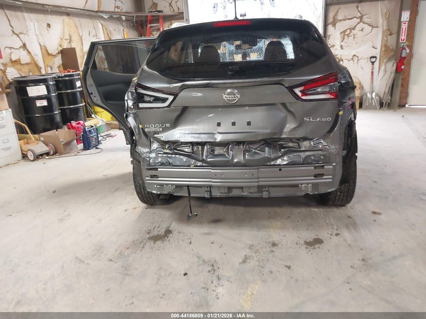 2022 Nissan Rogue VIN JN1BJ1CW5NW494021 IAAI salvage auction — REAR END, Salvage Title, sold $825 on 2026-07-29 (photo 6)
