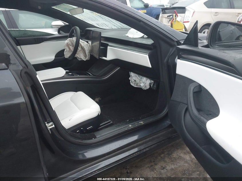 2024 Tesla Model s VIN 5YJSA1E66RF534577 IAAI salvage auction — FRONT & REAR, Salvage (California), sold $9,600 on 2026-07-16 (photo 5)