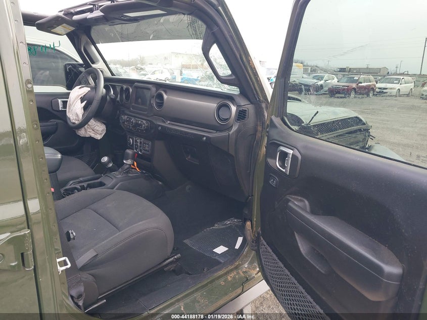 2023 Jeep Wrangler / VIN 1C4HJXDN4PW695749 IAAI salvage auction — ROLLOVER, Salvage (Oklahoma), sold $5,600 on 2026-07-22 (photo 5)