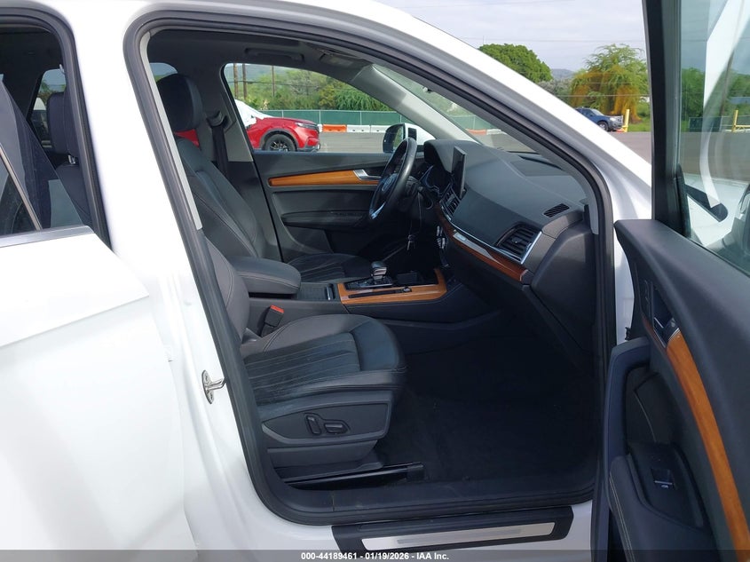 2021 Audi Q5 VIN WA1BAAFYXM2019765 IAAI salvage auction — LEFT FRONT, Clear (Hawaii), sold $7,700 on 2026-08-25 (photo 5)