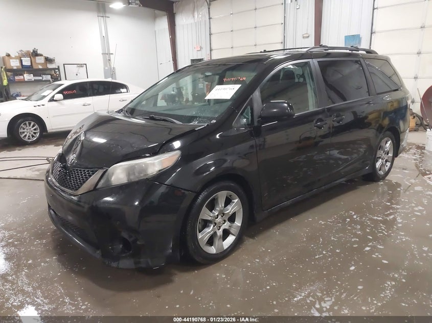 2012 Toyota Sienna VIN 5TDXK3DC7CS261318 IAAI salvage auction — FRONT END, Salvage Title, sold $1,450 on 2026-07-24 (photo 2)