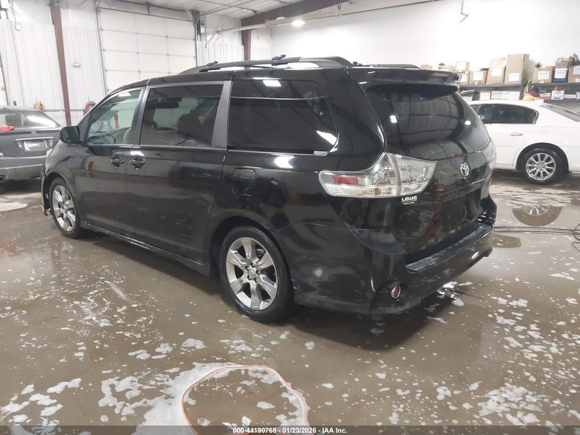 2012 Toyota Sienna VIN 5TDXK3DC7CS261318 IAAI salvage auction — FRONT END, Salvage Title, sold $1,450 on 2026-07-24 (photo 3)
