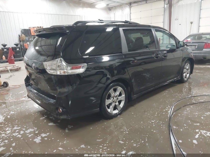 2012 Toyota Sienna VIN 5TDXK3DC7CS261318 IAAI salvage auction — FRONT END, Salvage Title, sold $1,450 on 2026-07-24 (photo 4)