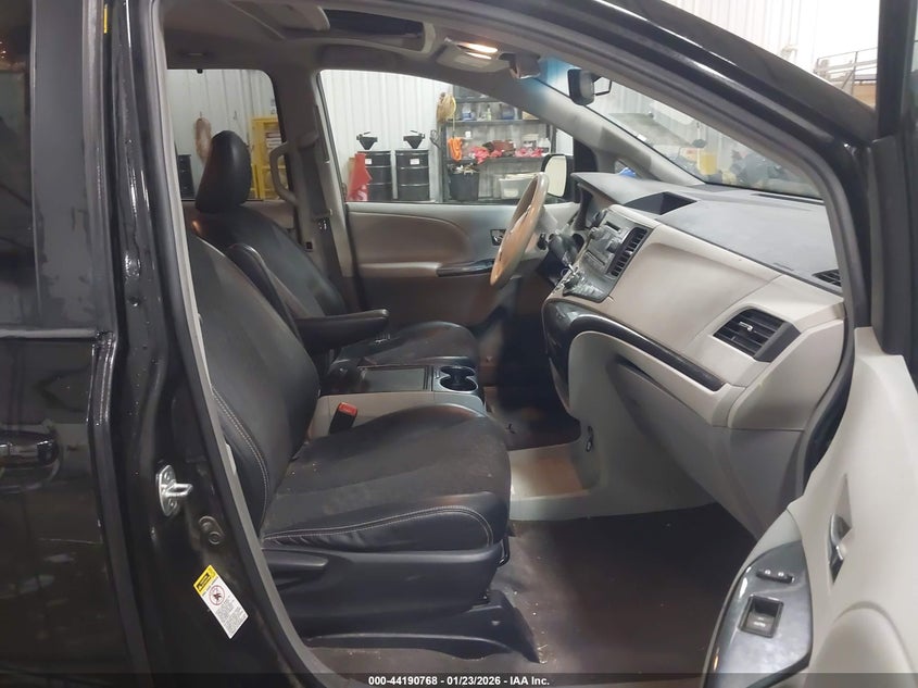 2012 Toyota Sienna VIN 5TDXK3DC7CS261318 IAAI salvage auction — FRONT END, Salvage Title, sold $1,450 on 2026-07-24 (photo 5)