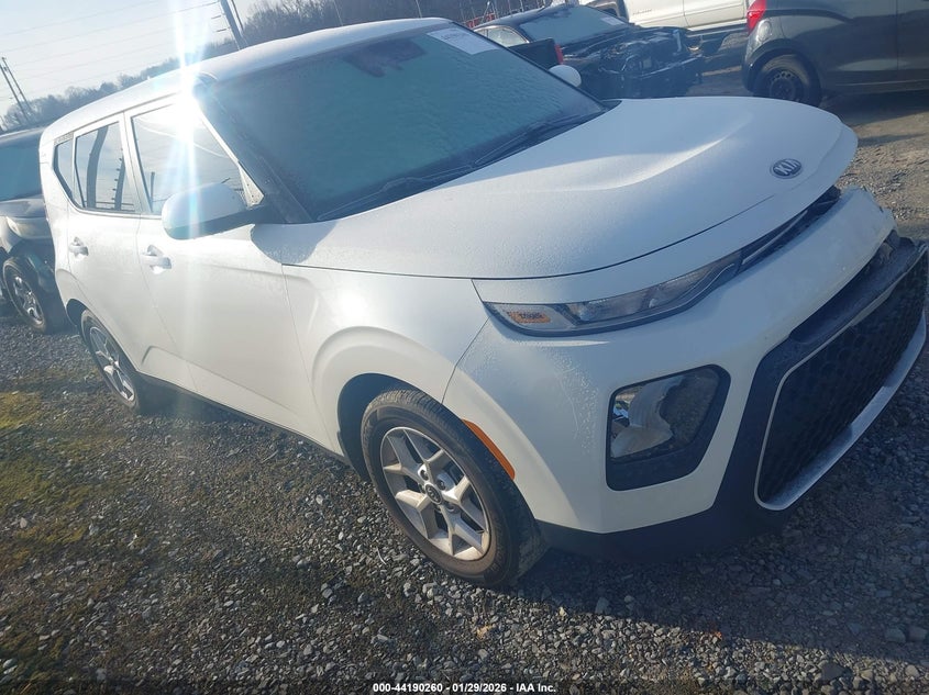 2020 Kia Soul VIN KNDJ23AU1L7735678 IAAI salvage auction — LEFT FRONT, Salvage (Tennessee), sold $2,200 on 2026-07-29 (photo 1)