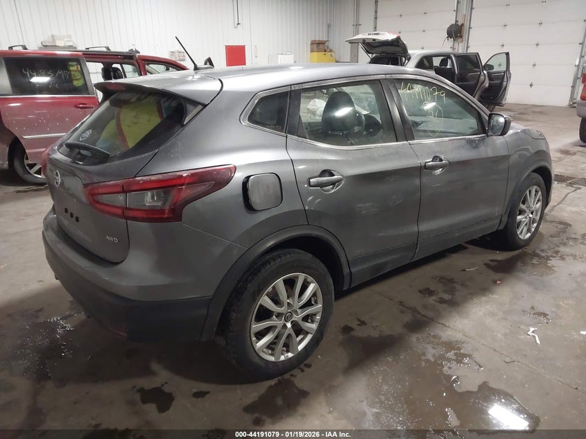 2021 Nissan Rogue sport VIN JN1BJ1AW6MW430653 IAAI salvage auction — LEFT SIDE, Salvage (Minnesota), sold $1,500 on 2026-07-08 (photo 4)