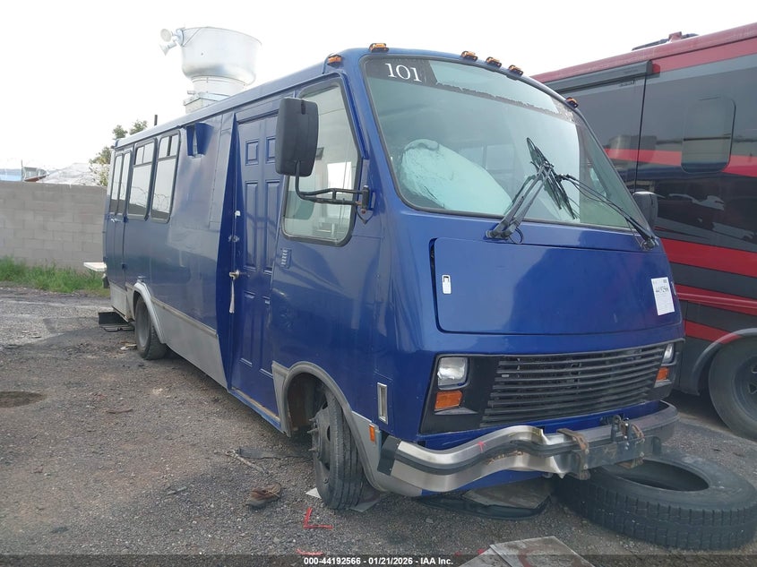2001 Workhorse custom chassis Motorhome chassis VIN 5B4KP57G013335544 IAAI salvage auction — SIDE, Salvage (Arizona), sold $1,500 on 2026-09-16 (photo 1)