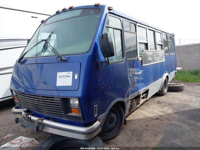 2001 Workhorse custom chassis Motorhome chassis VIN 5B4KP57G013335544 IAAI salvage auction — SIDE, Salvage (Arizona), sold $1,500 on 2026-09-16 (photo 6)