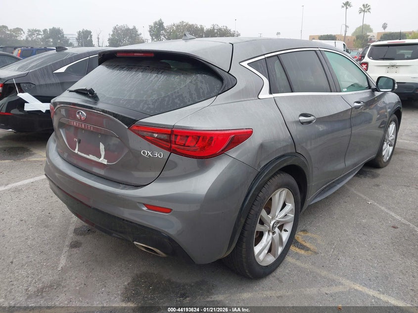2018 Infiniti Qx30 VIN SJKCH5CP0JA060820 IAAI salvage auction — NORMAL WEAR, Salvage Title, sold $600 on 2026-07-09 (photo 4)