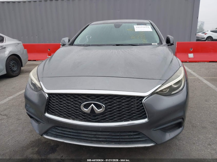 2018 Infiniti Qx30 VIN SJKCH5CP0JA060820 IAAI salvage auction — NORMAL WEAR, Salvage Title, sold $600 on 2026-07-09 (photo 6)