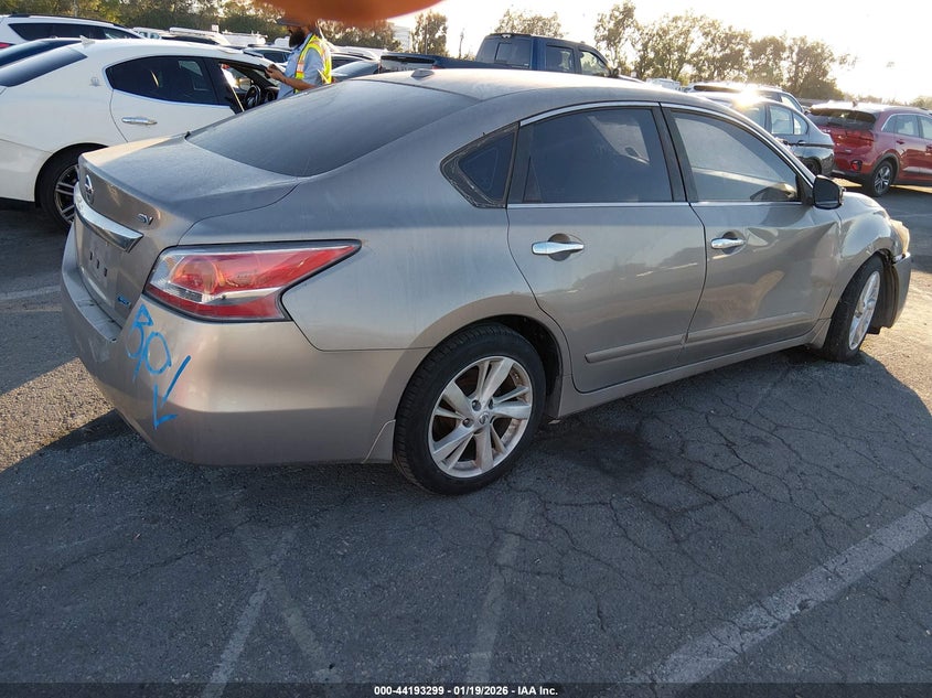2014 Nissan Altima VIN 1N4AL3AP0EN224913 IAAI salvage auction — REPOSSESSION, Salvage Title, sold $300 on 2026-07-09 (photo 4)