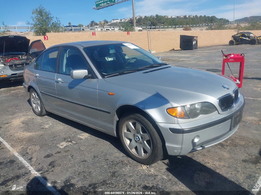2004 BMW 3 series VIN WBAEV33434KR30439 IAAI salvage auction — RIGHT FRONT, Clear (California), sold $300 on 2026-07-22 (photo 1)