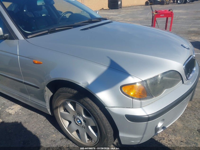 2004 BMW 3 series VIN WBAEV33434KR30439 IAAI salvage auction — RIGHT FRONT, Clear (California), sold $300 on 2026-07-22 (photo 6)
