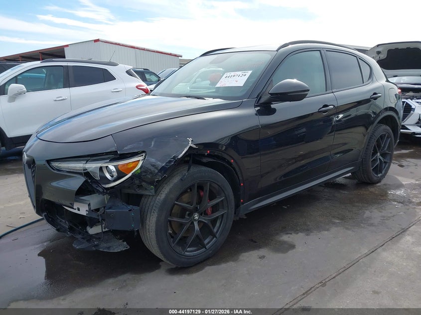 2019 Alfa romeo Stelvio VIN ZASPAJAN6K7C71156 IAAI salvage auction — LEFT FRONT, Salvage Title, sold $3,750 on 2026-07-21 (photo 2)