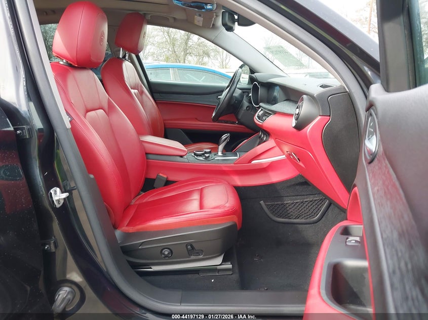 2019 Alfa romeo Stelvio VIN ZASPAJAN6K7C71156 IAAI salvage auction — LEFT FRONT, Salvage Title, sold $3,750 on 2026-07-21 (photo 5)