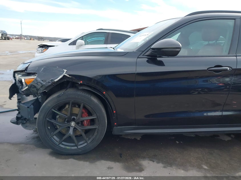 2019 Alfa romeo Stelvio VIN ZASPAJAN6K7C71156 IAAI salvage auction — LEFT FRONT, Salvage Title, sold $3,750 on 2026-07-21 (photo 6)
