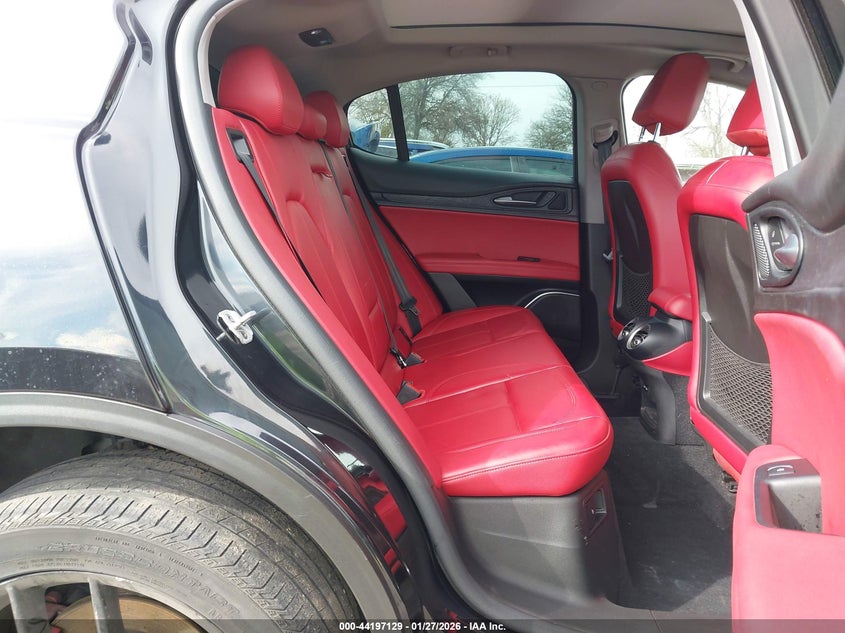 2019 Alfa romeo Stelvio VIN ZASPAJAN6K7C71156 IAAI salvage auction — LEFT FRONT, Salvage Title, sold $3,750 on 2026-07-21 (photo 8)