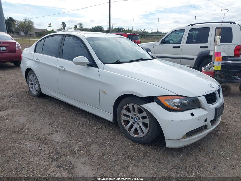 2007 BMW 3er VIN WBAVA335X7P140020 IAAI salvage auction — WATER/FLOOD, Original (Texas), sold $175 on 2026-07-28 (photo 1)