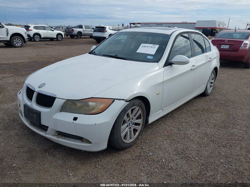 2007 BMW 3er VIN WBAVA335X7P140020 IAAI salvage auction — WATER/FLOOD, Original (Texas), sold $175 on 2026-07-28 (photo 2)