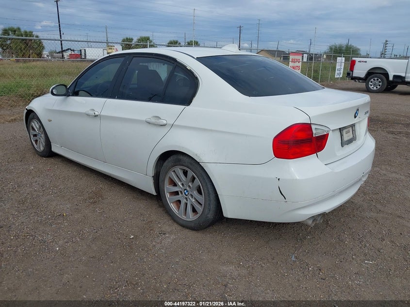 2007 BMW 3er VIN WBAVA335X7P140020 IAAI salvage auction — WATER/FLOOD, Original (Texas), sold $175 on 2026-07-28 (photo 3)