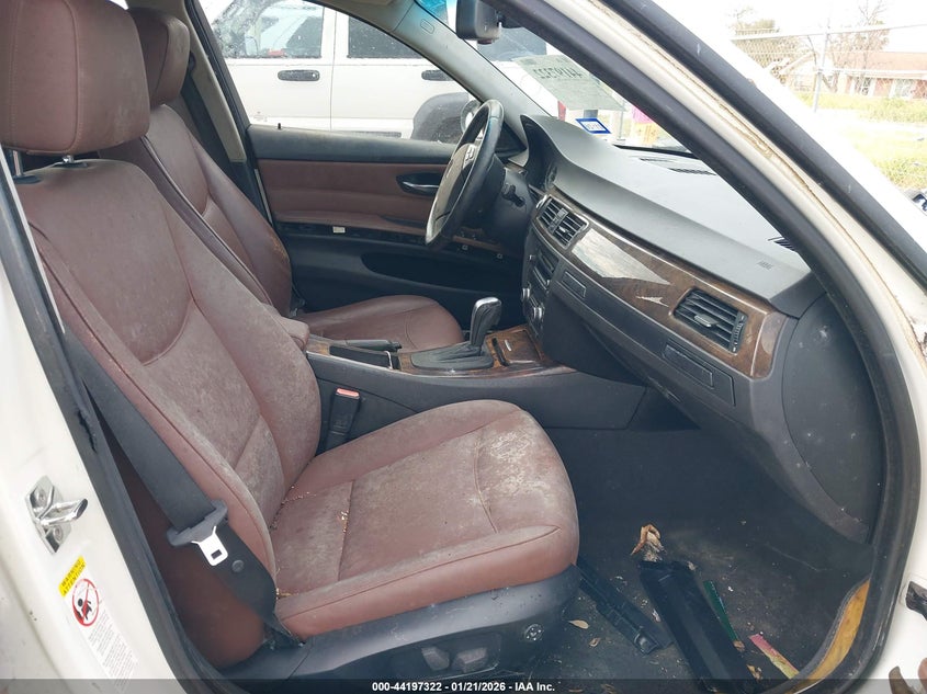 2007 BMW 3er VIN WBAVA335X7P140020 IAAI salvage auction — WATER/FLOOD, Original (Texas), sold $175 on 2026-07-28 (photo 5)