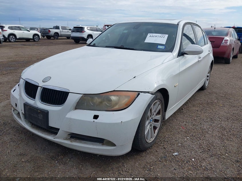 2007 BMW 3er VIN WBAVA335X7P140020 IAAI salvage auction — WATER/FLOOD, Original (Texas), sold $175 on 2026-07-28 (photo 6)