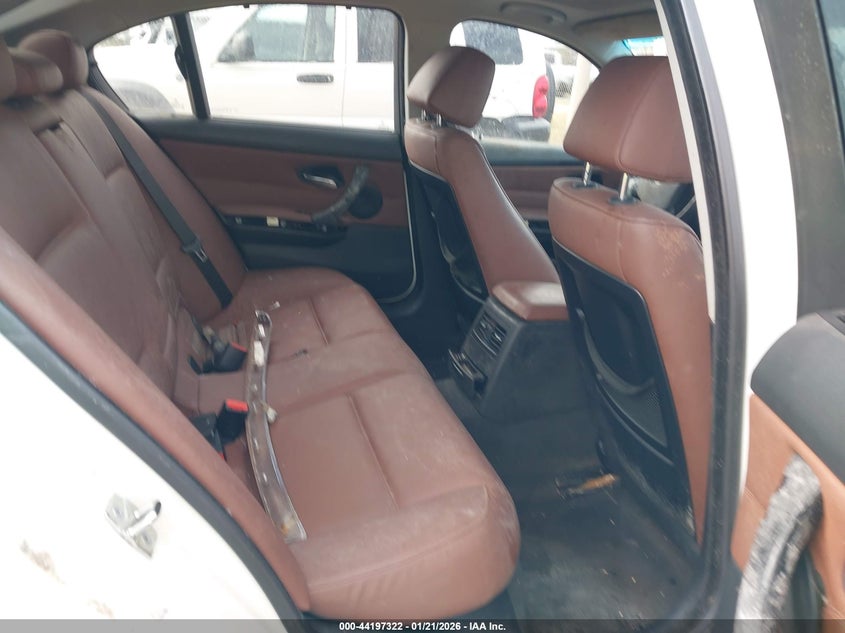 2007 BMW 3er VIN WBAVA335X7P140020 IAAI salvage auction — WATER/FLOOD, Original (Texas), sold $175 on 2026-07-28 (photo 8)