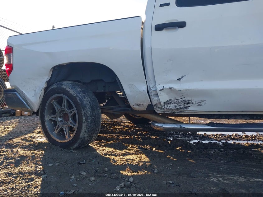 2017 Toyota Tundra VIN 5TFDW5F17HX590827 IAAI salvage auction — RIGHT SIDE, Other, sold $10,450 on 2026-07-17 (photo 6)