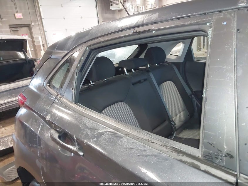 2021 Hyundai Kona VIN KM8K1CAA2MU602097 IAAI salvage auction — RIGHT SIDE, Salvage Title, sold $25 on 2026-07-21 (photo 6)