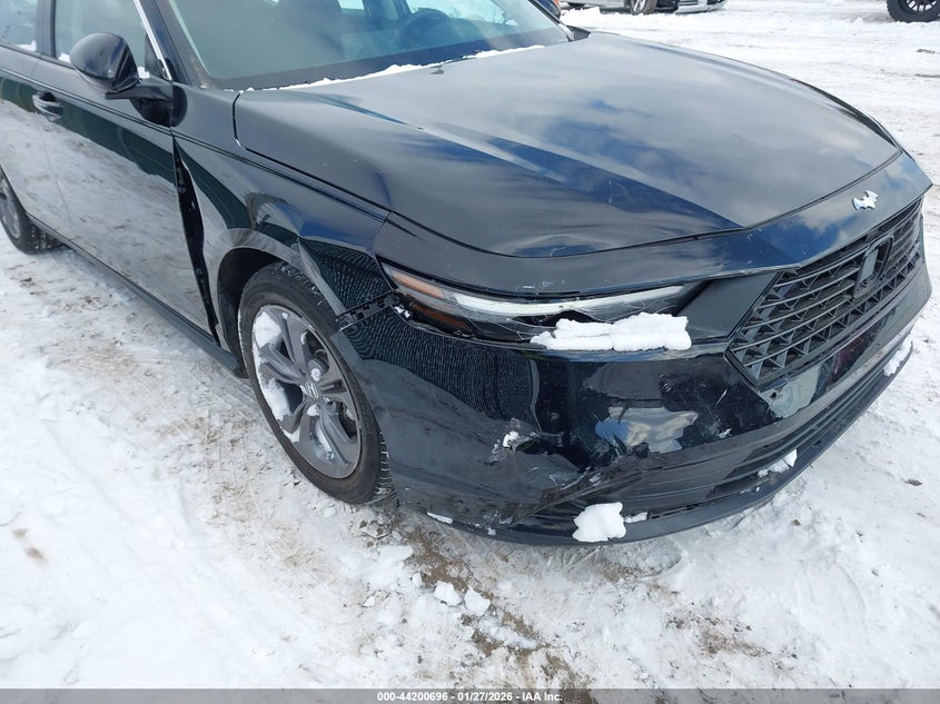 2024 Honda Accord VIN 1HGCY1F38RA091220 IAAI salvage auction — RIGHT FRONT, Salvage (New Hampshire), sold $8,300 on 2026-07-29 (photo 6)