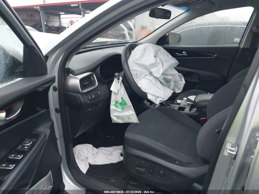 2019 Kia Sorento VIN 5XYPG4A57KG576922 IAAI salvage auction — FRONT END, Salvage Title, sold $1,000 on 2026-07-16 (photo 5)