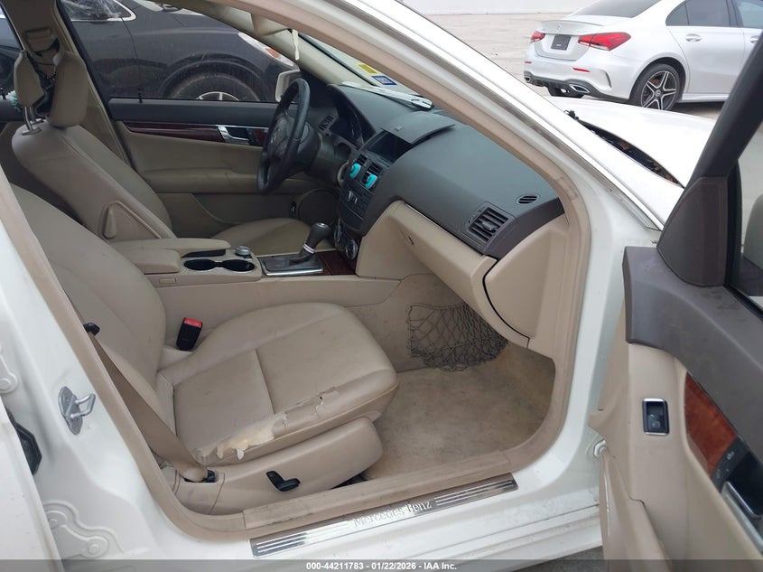 2011 Mercedes-benz C-klasse VIN WDDGF5EB0BR160761 IAAI salvage auction — FRONT & REAR, Salvage (Texas), sold $475 on 2026-07-17 (photo 5)