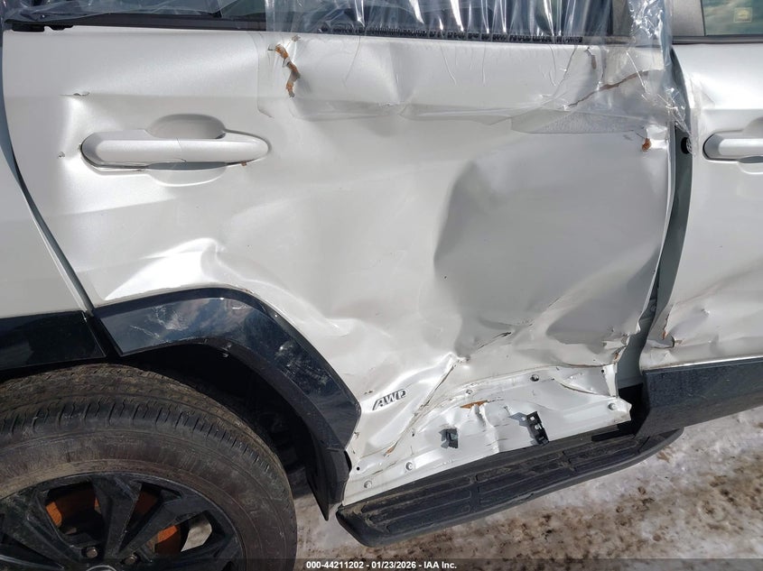 2024 Toyota Rav 4 VIN JTME6RFV0RD566712 IAAI salvage auction — RIGHT SIDE, Salvage Title, sold $7,300 on 2026-07-24 (photo 6)