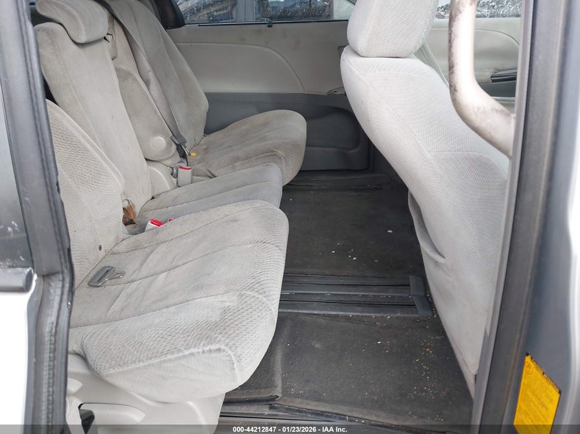 2011 Toyota Sienna VIN 5TDKK3DC2BS143203 IAAI salvage auction — LEFT & RIGHT, Salvage (Idaho), sold $1,900 on 2026-07-14 (photo 8)