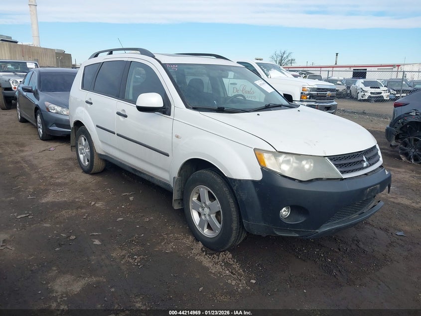 2007 Mitsubishi Outlander VIN JA4MT31X97Z004697 IAAI salvage auction — LEFT SIDE, Salvage (New Jersey), sold $675 on 2026-07-20 (photo 1)
