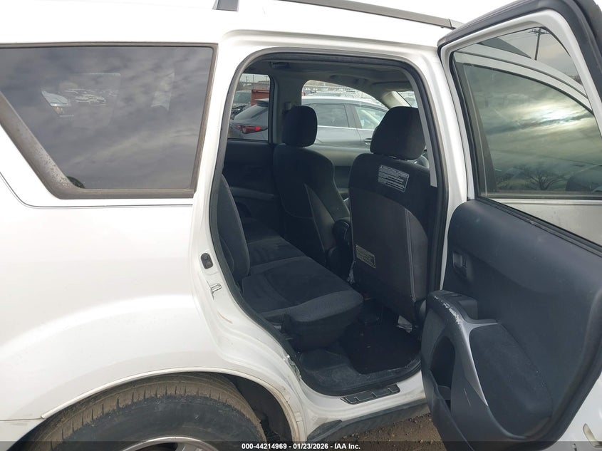 2007 Mitsubishi Outlander VIN JA4MT31X97Z004697 IAAI salvage auction — LEFT SIDE, Salvage (New Jersey), sold $675 on 2026-07-20 (photo 8)