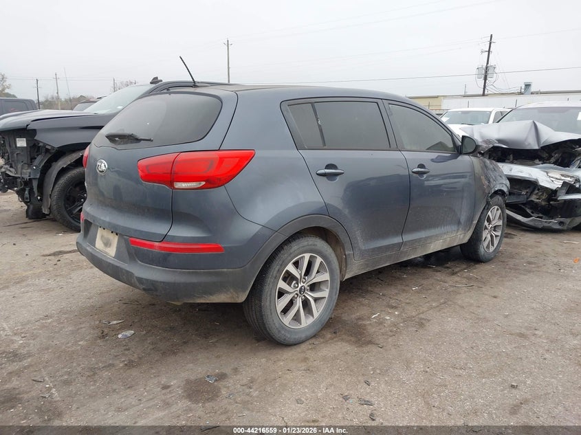 2016 Kia Sportage VIN KNDPB3AC6G7836187 IAAI salvage auction — INTERIOR BURN, Other, sold $200 on 2026-07-22 (photo 4)