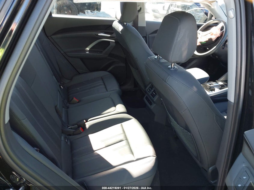 2025 Audi Q5 VIN WA11AAGU5S2047896 IAAI salvage auction — FRONT & REAR, Salvage (North Carolina), sold $13,100 on 2026-07-30 (photo 8)