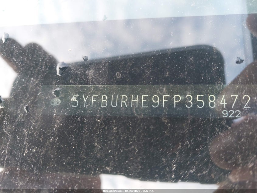 2015 Toyota Corolla VIN 5YFBURHE9FP358472 IAAI salvage auction — FRONT & REAR, Salvage (California), sold $1,600 on 2026-07-23 (photo 9)