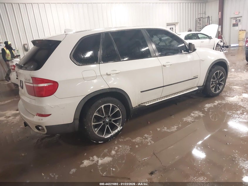 2011 BMW X5 VIN 5UXZV4C52BL410578 IAAI salvage auction — RIGHT FRONT, Salvage (Texas), sold $475 on 2026-07-26 (photo 4)
