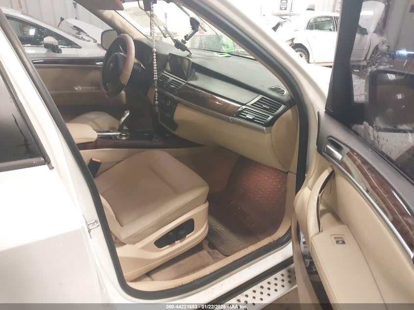 2011 BMW X5 VIN 5UXZV4C52BL410578 IAAI salvage auction — RIGHT FRONT, Salvage (Texas), sold $25 on 2026-07-21 (photo 5)