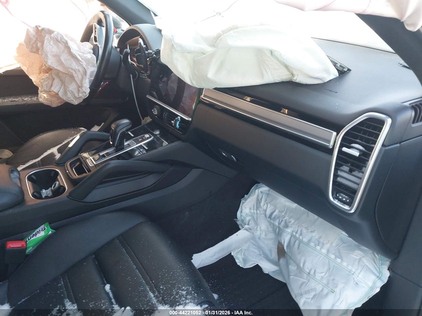 2022 Porsche Cayenne VIN WP1AB2AY4NDA32074 IAAI salvage auction — FRONT END, Salvage (Idaho), sold $6,100 on 2026-10-20 (photo 5)