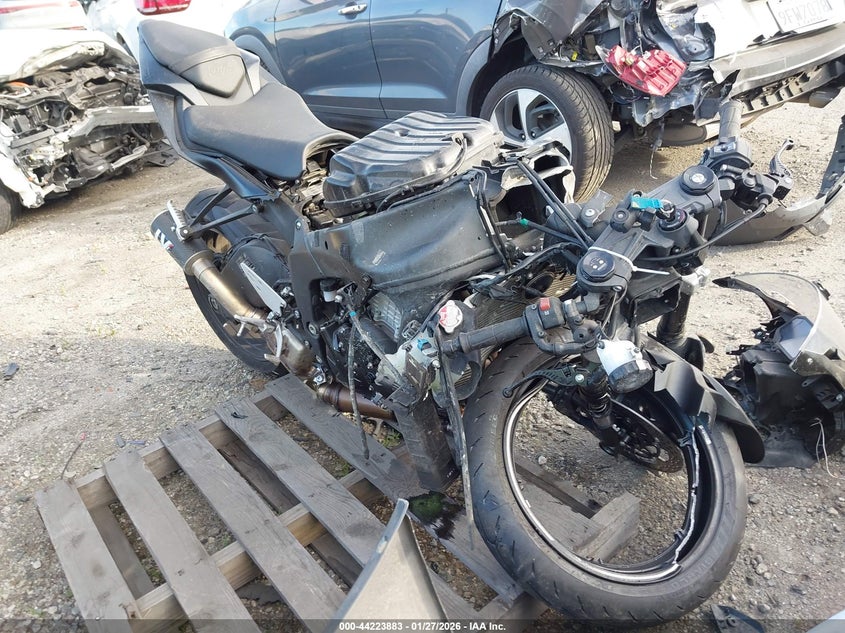 2024 Kawasaki Zx VIN JKBZXJJ19RA008319 IAAI salvage auction — FRONT END, Salvage Title, sold $1,050 on 2026-07-15 (photo 1)