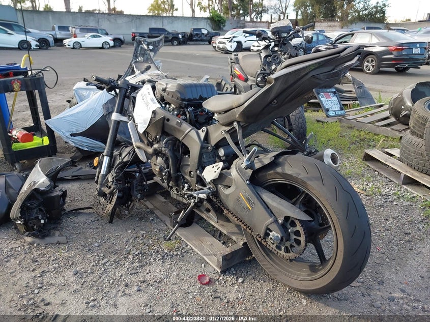 2024 Kawasaki Zx VIN JKBZXJJ19RA008319 IAAI salvage auction — FRONT END, Salvage Title, sold $1,050 on 2026-07-15 (photo 3)