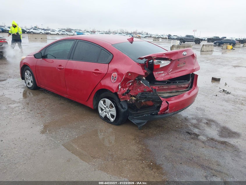 2016 Kia Forte VIN KNAFK4A6XG5461280 IAAI salvage auction — REAR END, Salvage Title, sold $650 on 2026-07-08 (photo 3)