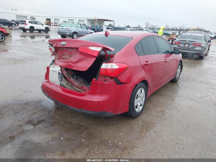 2016 Kia Forte VIN KNAFK4A6XG5461280 IAAI salvage auction — REAR END, Salvage Title, sold $650 on 2026-07-08 (photo 4)